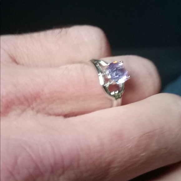 Silver ring with light purple stone - Picture 4 of 4